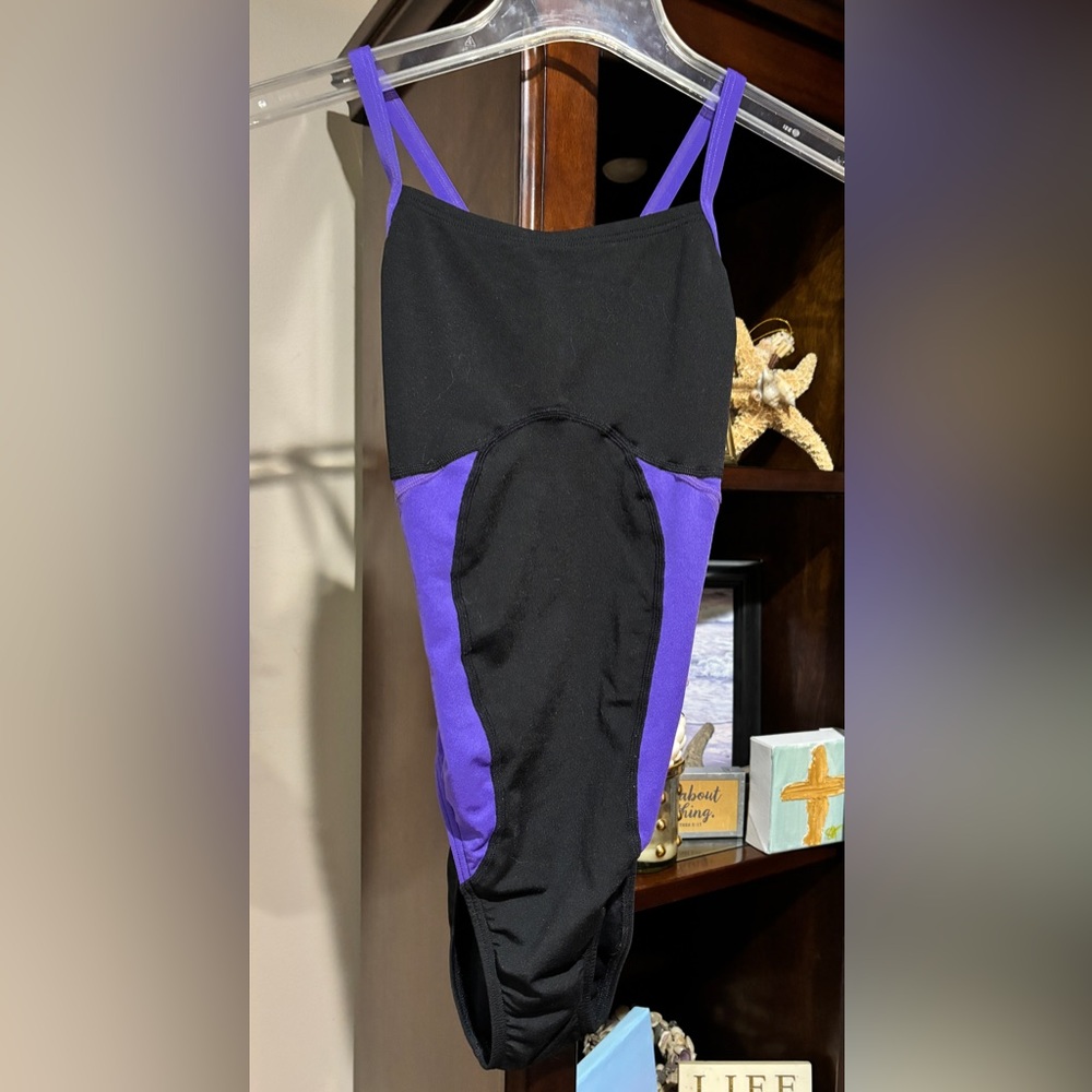 Speedo Swimsuit, Size-6, excellent condition